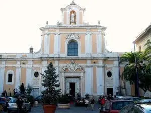 capuaduomofacciata 300x225 1