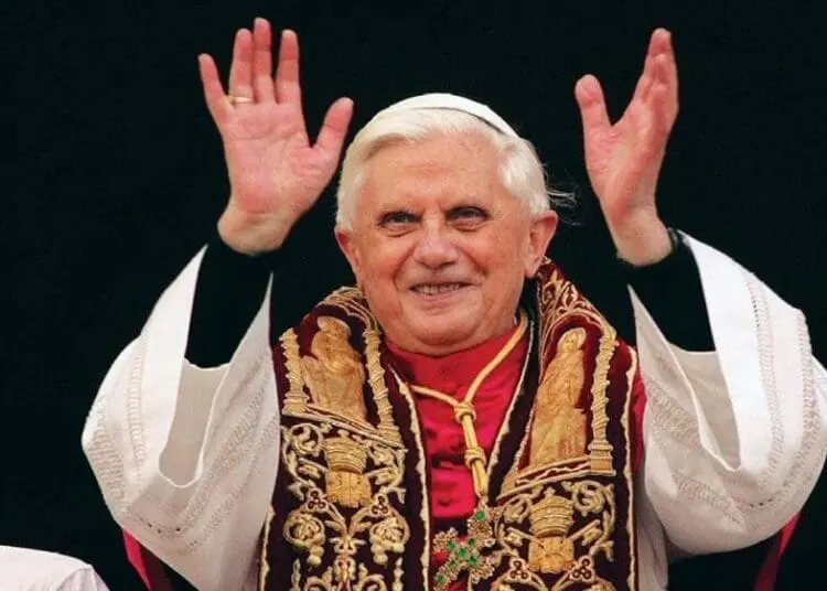 papa benedettoxvi 820