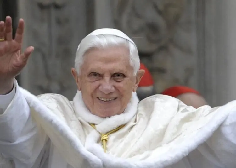 ratzinger1200