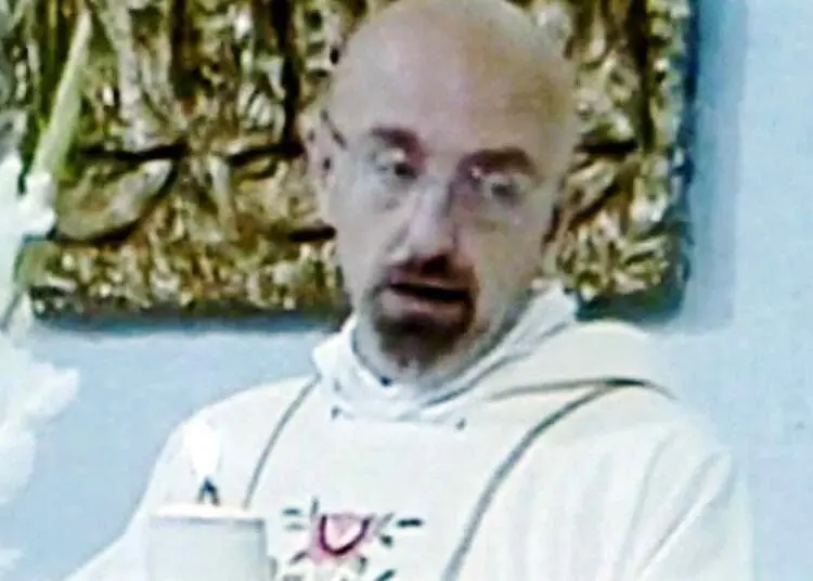 Don Seppia, pm chiede 11 anni e 8 mesi per il prete accusato di violenza su minori 2 donseppiainfophoto