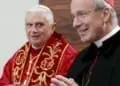 Pope Benedict XVI (L) and and Cardinal Christoph Schoenborn during a mass at the in Vienna, Austria, 07 September 2007. The German-born pontiff arrived for a three-day visit to Austria earlier in the day. EPA/ROBERT JAEGER +++(c) dpa - Bildfunk+++