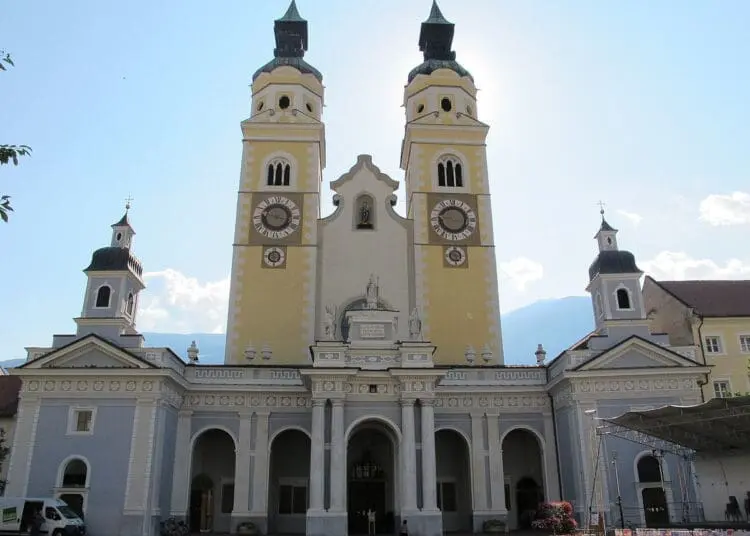 Bressanone duomo esterno 02