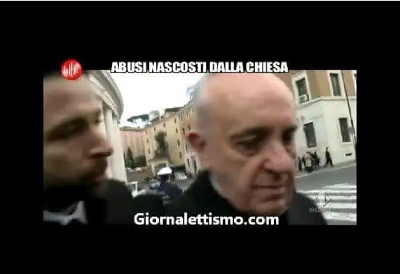 Papa Francesco scappa dalla domanda sulla pedofilia delle Iene 1 papa francesco iene
