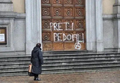 PEDOFILIA PRETI VATICANO SCANDALO 420x292 1