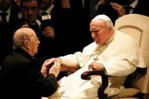 33560733 il papa emerito il papa santo amico pedofilo 0 300x200 1