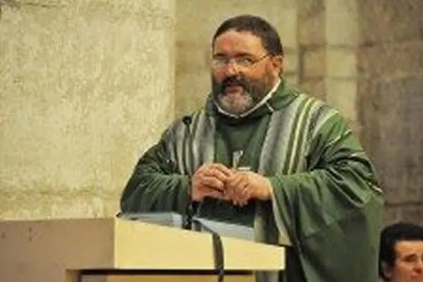 Sezze, il prete era un impostore condannato per pedofilia