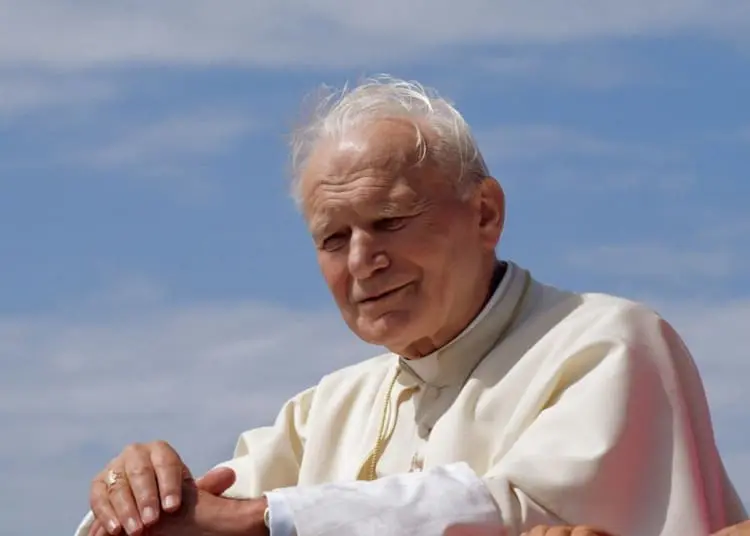 Il NY Times contro Wojtyla: "Coprì i pedofili, non è un santo" 1 giovanni paolo ii 82 1 1200x900 1