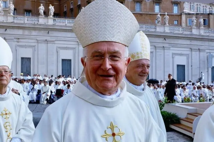 PEDOFILIA : Arcivescovo Mani ai cronisti dell’Unione: “Andate a morire ammazzati” 2 Mani slider 4bb37229