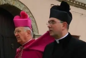 Pedofilia, don Pascal resta in carcere Massima sorveglianza per il vescovo 2 foto 442599 550x370 300x202 1