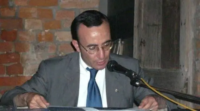 Molestie sessuali su una minorenne, arrestato un teologo 1 download 30 e1498730851720