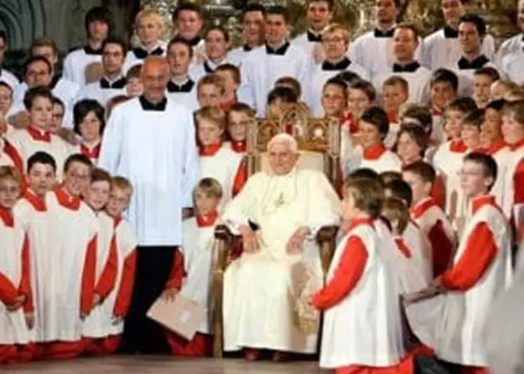 Chiesa e pedofilia, la fortuna di chiamarsi Ratzinger