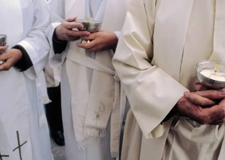 Preti pedofili: Spagna, prescrizione per 9 sacerdoti e 2 laici 1 1542908782 070986 1543169661 noticia normal