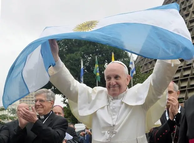 ARGENTINA: Senza vergogna, Francesco copre i preti abusatori, ma dice “ascoltate le grida di questi bambini” 1 3 POPE BRAZIL 372