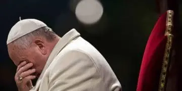 Papa Francesco la preghiera alla fine della Via Crucis O Croce di Cristo articleimage 1