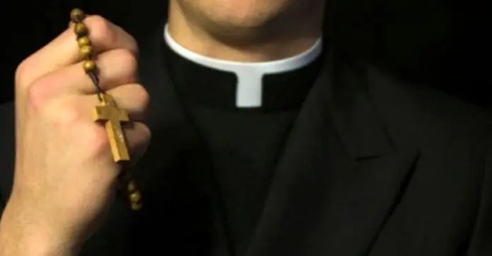 prete pedofilo 2 696x363 1