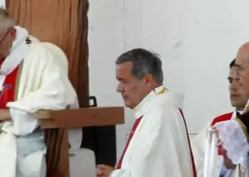 1516380900023 1516380936.jpg il papa difende barros il vescovo accusato di omerta sui casi di pedofilia