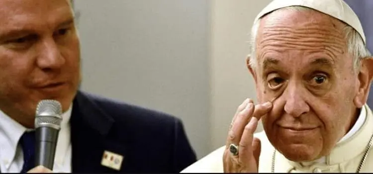 Altro che scuse, il Papa in aereo ha ribadito che sui vescovi decide lui e nessun altro 1 Cattura 11 2