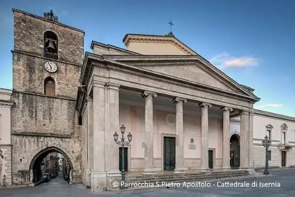 cattedrale isernia diocesi