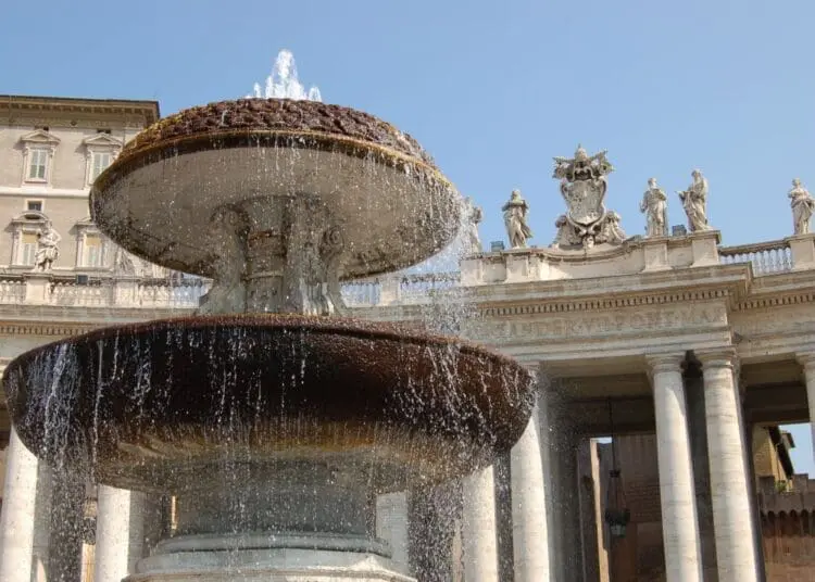 fountain in st peters square