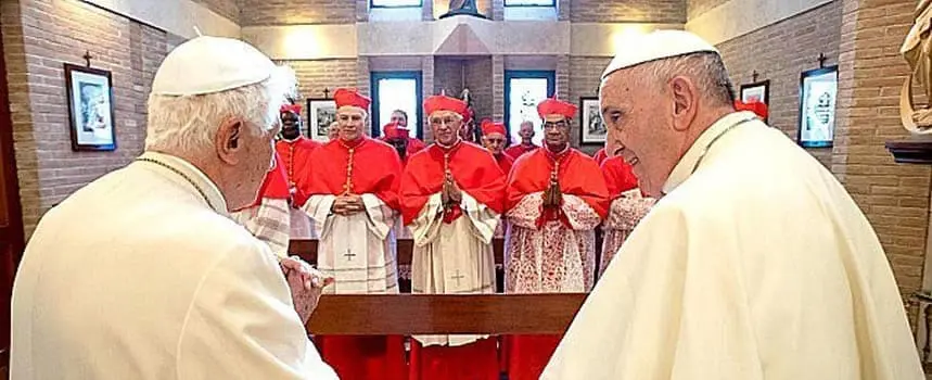 ratzinger bergoglio 675 675x275 1