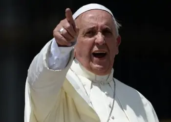 Papa Francesco nervoso