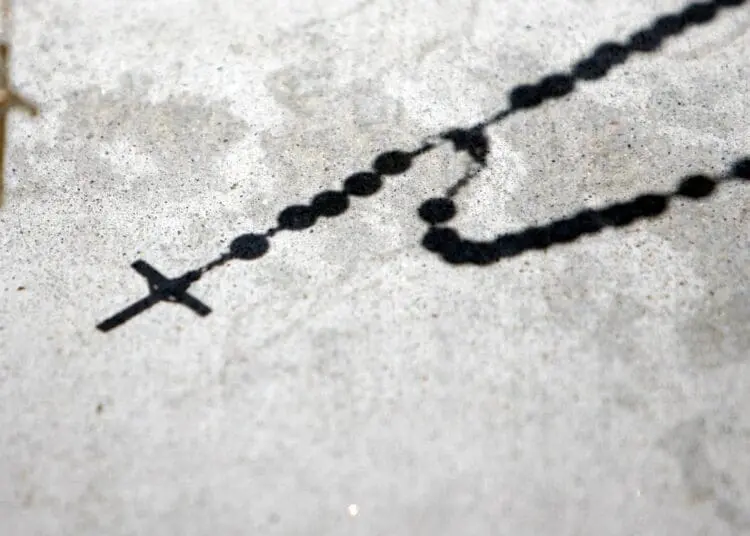 Decenni di abusi sessuali insabbiati