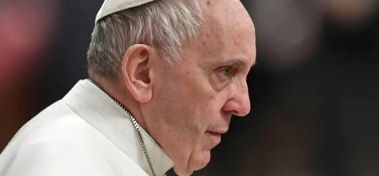 Pedofilia, monsignor Viganò: “Papa Francesco si dimetta. Ha seguito consigli dei perversi e operato il male” 1 paapa