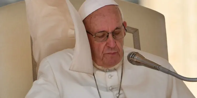 Papa Francesco 990x403 1