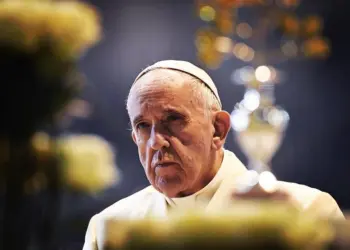 papa francesco pensa alla scomunica per mafiosi e corrotti 1