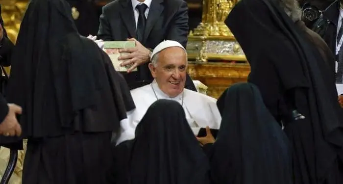 00050FCB l incontra tra papa francesco e le suore di clausura