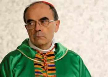 arcivescovo lione processo barbarin 2019 twitter