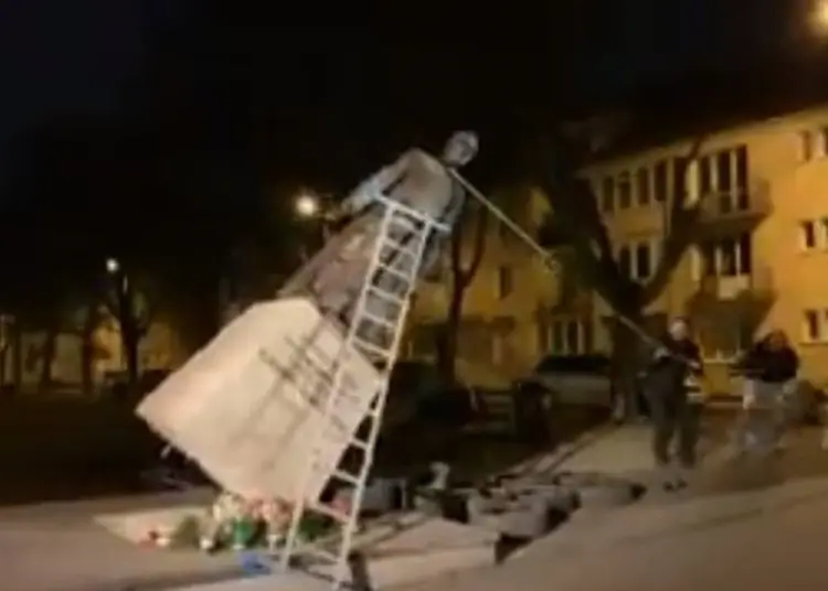 1550774492 statua danzica