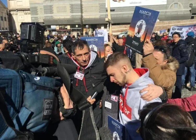 Zanardi, abusato da un prete: «Continuerò a sentirmi un vaso rotto» 2 landscape33
