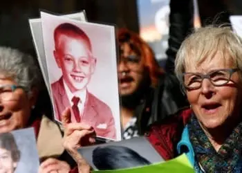 proteste abusi chiesa 800x445 1