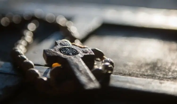 Sacerdote abusò di un ragazzino per anni, ma il reato è ormai prescritto 3 l esorcismi a luci rosse condannato un frate cappuccino hd4u