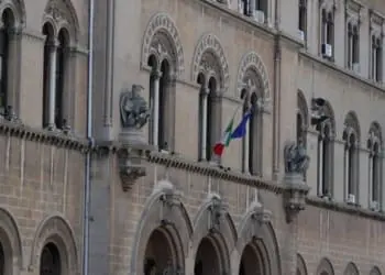 palazzo poste tribunale civile verticale