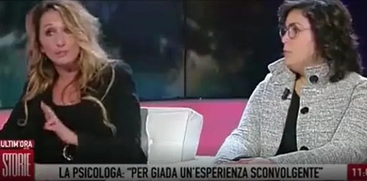 4142210 d8075e 830x369