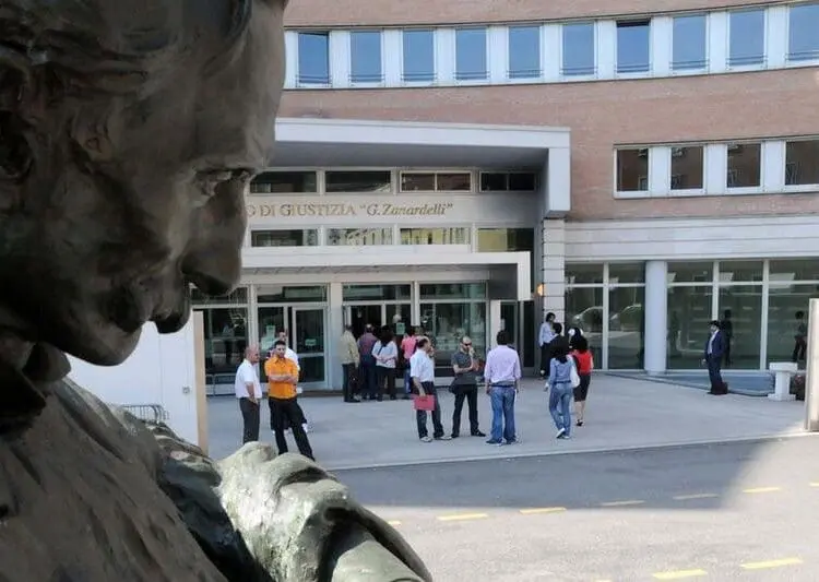 Abusi su un minore: la Cassazione annulla la condanna del prete 1 image 1