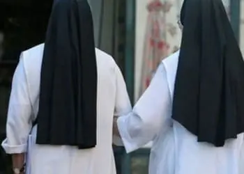 4427386 0852 suore condannate asilo oggi ultime notizie