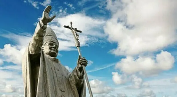 5593549 1251 pedofilia chiesa polonia papa francesco wojtyla dziwisz sondaggio giovani