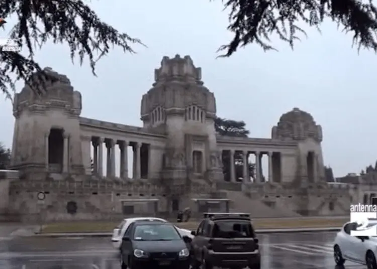 Pedofilia, ai domiciliari anche un prete e un vigile 1 escort 2