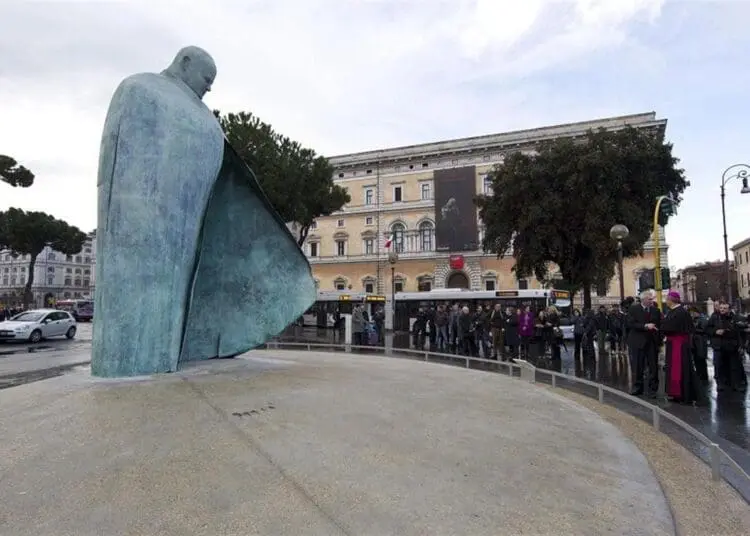 8952ecc2 7077 4b73 9e67 8388cda5feda large