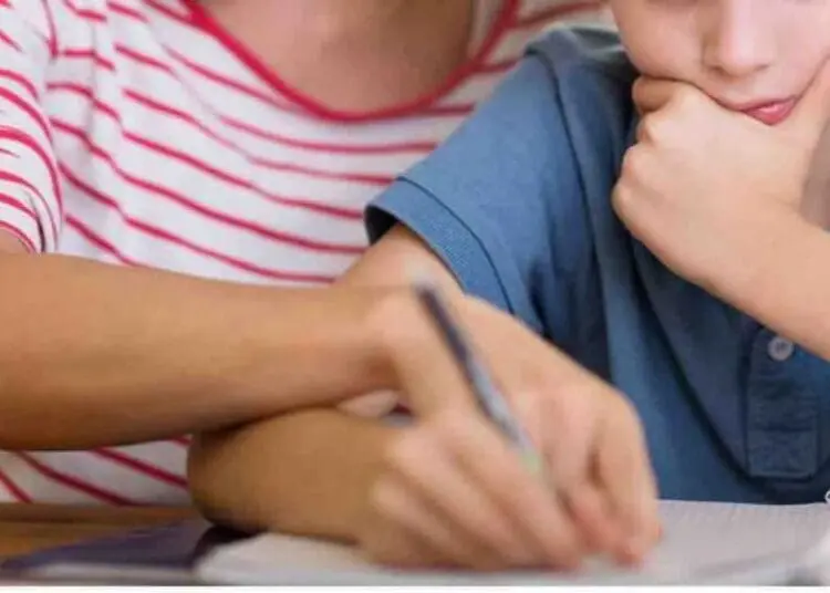 sesso con l alunno di 14anni il test del dna conferma il ragazzino e il padre del bimbo gayc