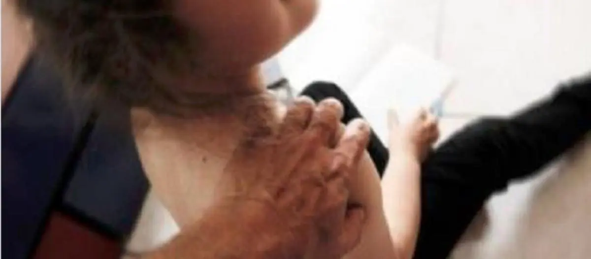 bambina stuprata nel condominio di casa trovate tra le scale sanguinante internapoli 2167327
