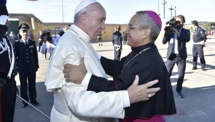 100228526 fba831ff ab81 4d37 9b12 5909dc2670ad