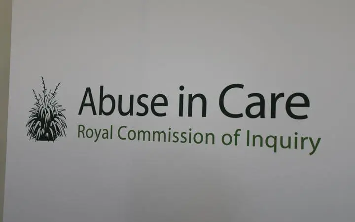 eight col ABUSE SIGN 2