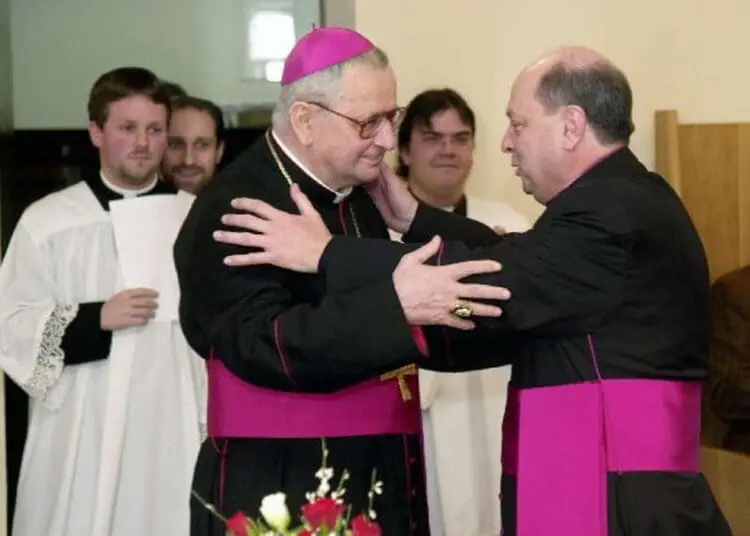 571353 05012530 1 5785666 display