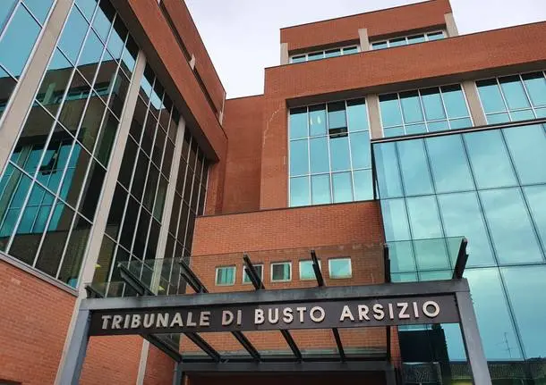 Abusi sessuali su minori, don Emanuele Tempesta nega tutte le accuse 2 tribunale di busto arsizio 1198111.610x431
