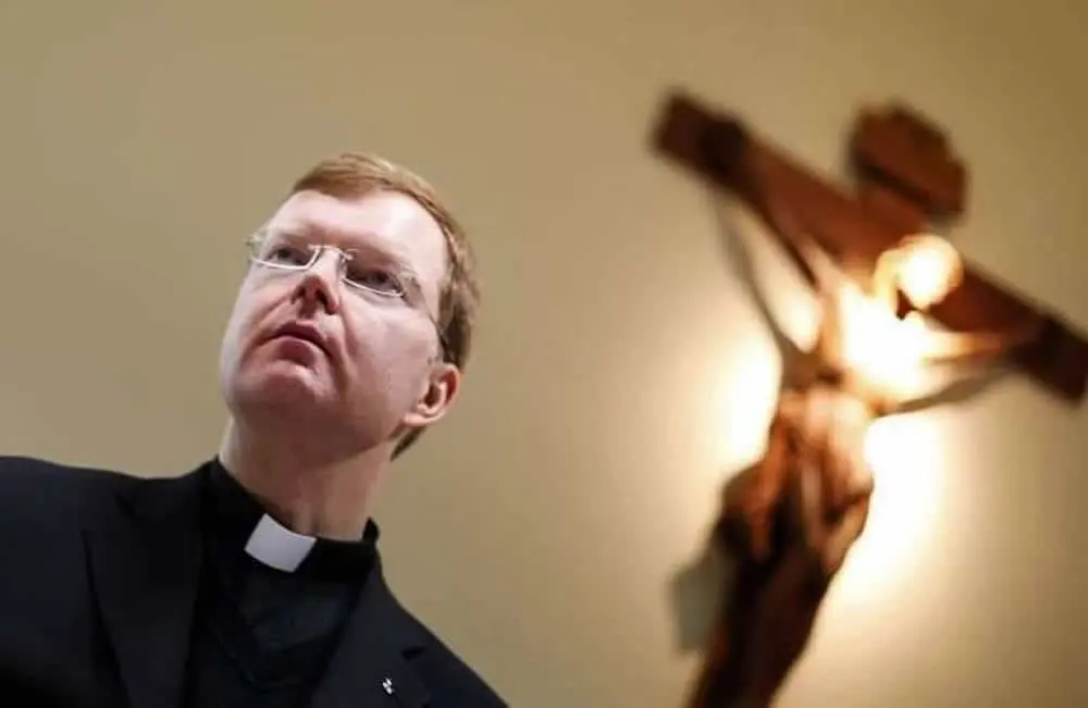 Incontro con le vittime di abuso. Padre Hans Zollner se il Papa piange e l intera Chiesa che piange articleimage