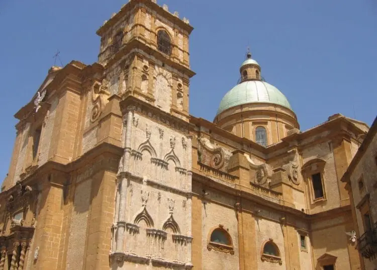 Enna, la diocesi e la parrocchia citate in giudizio per la responsabilità civile 1 Piazza Armerina duomo